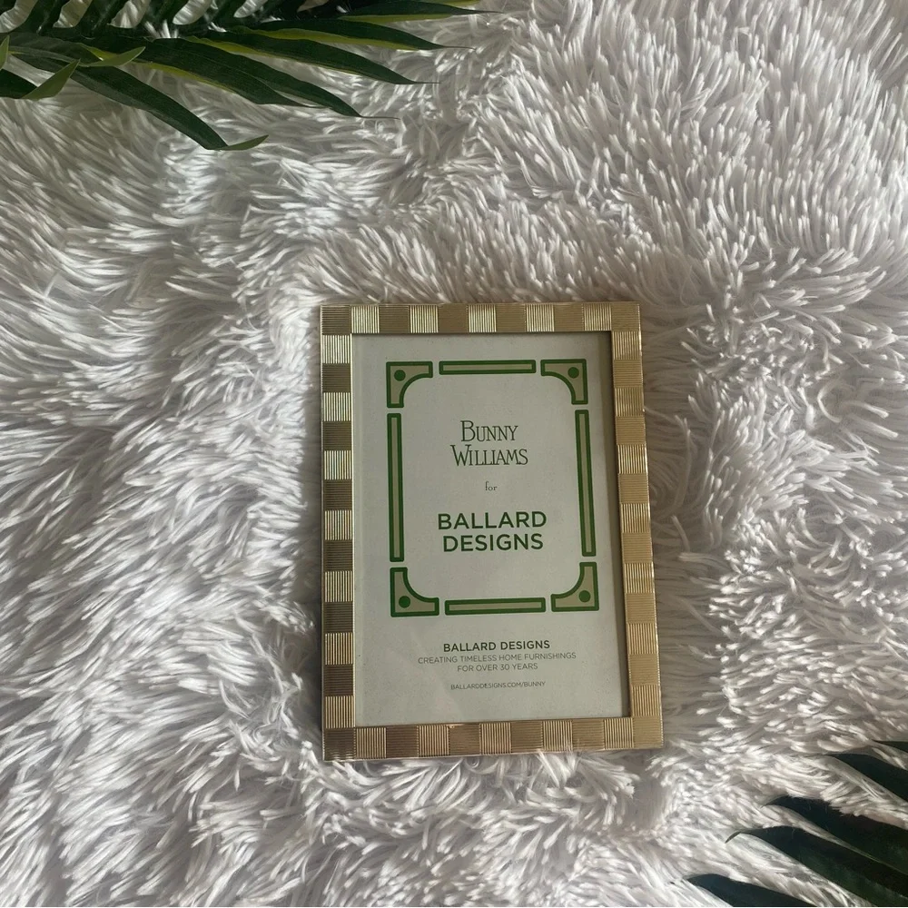 Ballard Designs Bunny Williams Silver Plated 5 x 7” Photo Frame - Picture 3 of 9